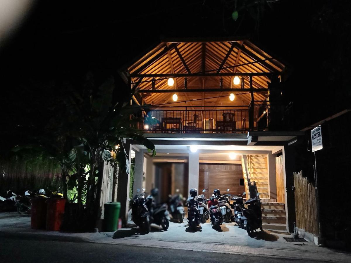 Happy Penida Hostel 2 Toyapakeh Buitenkant foto